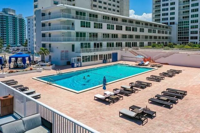 5 of 40 - 5401 Collins Avenue #513, Miami Beach, FL