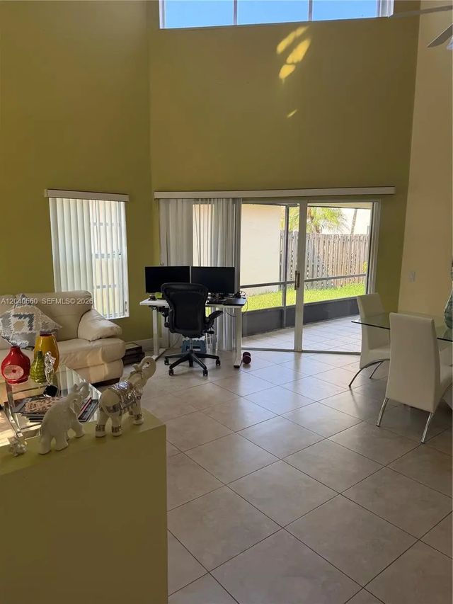 5 of 26 - 1335 Seagrape Circle, Weston, FL