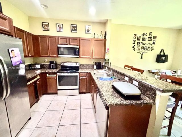 3 of 12 - 21207 Nw 14th Place #7-28, Miami Gardens, FL