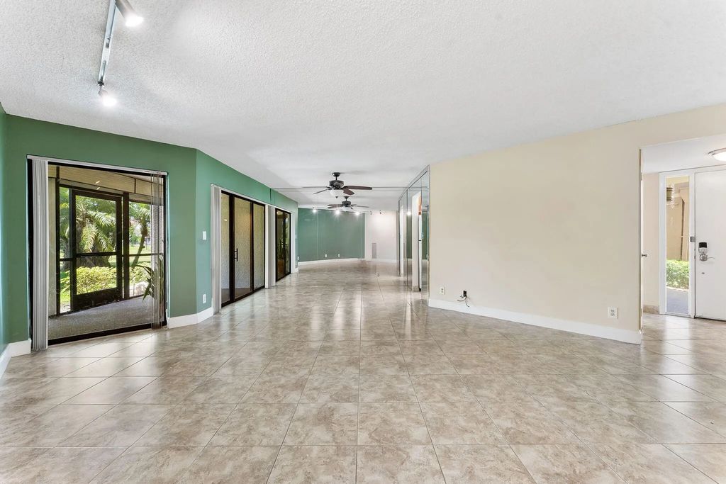 5800 Camino Del Sol #102, Boca Raton