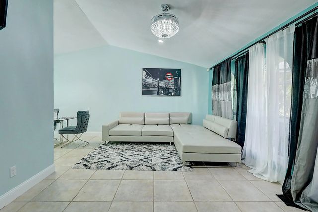 5 of 54 - 238 Sw Grove, Port St. Lucie, FL