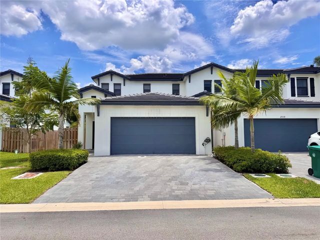 2 of 41 - 2950 Park Place #5838, Dania Beach, FL