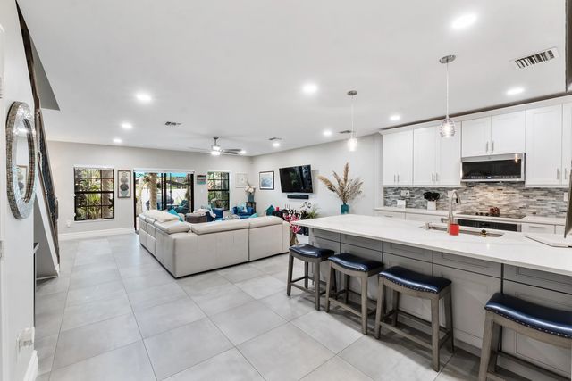 4 of 37 - 2932 Hidden Harbour Court, Dania Beach, FL