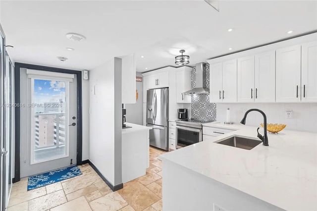 4 of 36 - 1401 N Riverside Drive #1406, Pompano Beach, FL