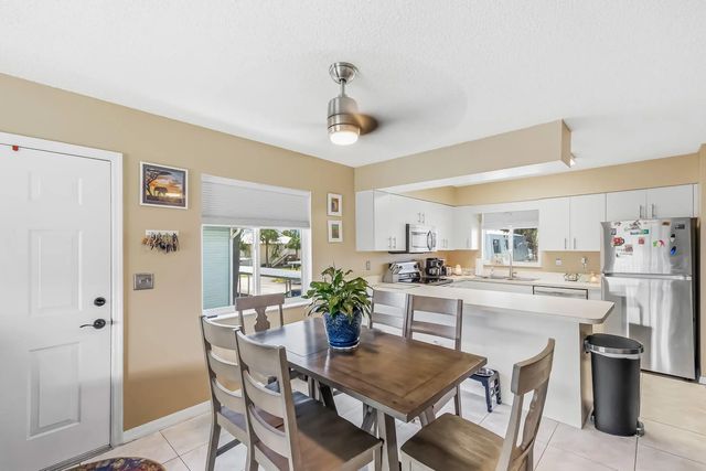 3 of 30 - 191 Se Village Drive #191, Port St. Lucie, FL
