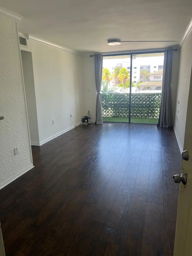 2 of 28 - 8145 Nw 7th Street #208, Miami, FL