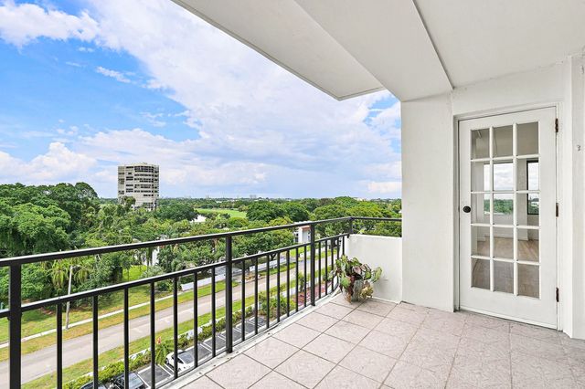 1500 Presidential Way #704, West Palm Beach
