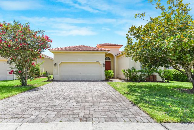 2 of 31 - 5544 Spanish River Road, Fort Pierce, FL