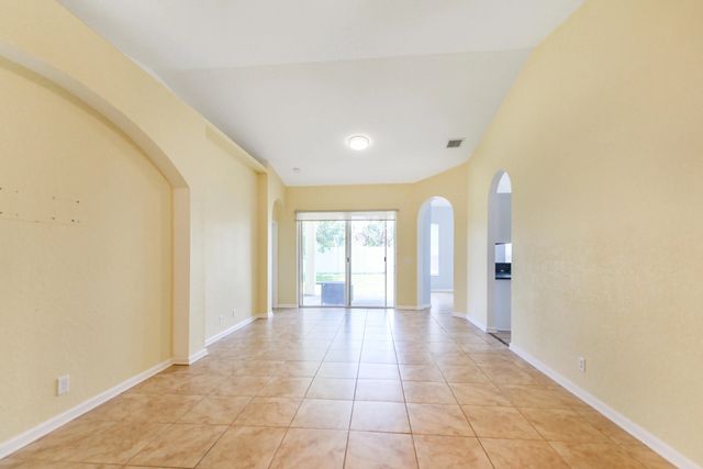 3 of 31 - 5544 Spanish River Road, Fort Pierce, FL