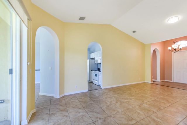 5 of 31 - 5544 Spanish River Road, Fort Pierce, FL
