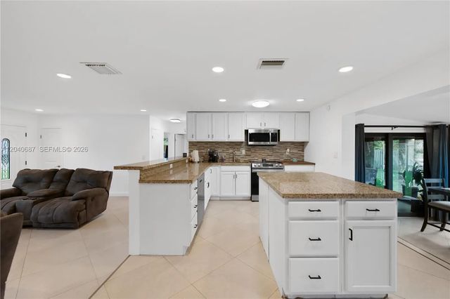 3 of 38 - 6839 Tradewind Way, Lake Worth, FL
