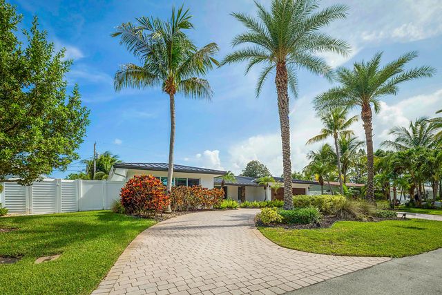 3 of 37 - 2620 Ne 53rd Street, Lighthouse Point, FL