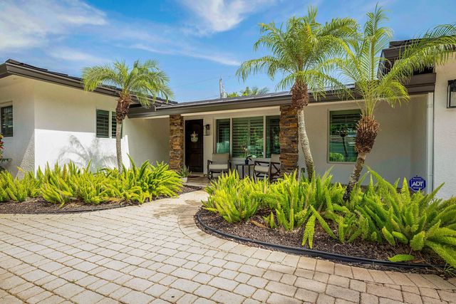 4 of 37 - 2620 Ne 53rd Street, Lighthouse Point, FL