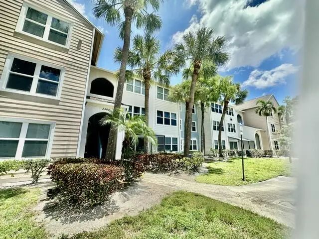 2305 N Congress Avenue #11, Boynton Beach