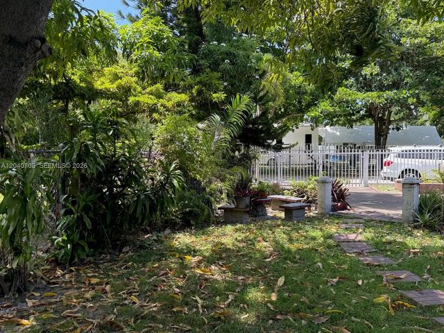 12600 Country Club Lane, Miami
