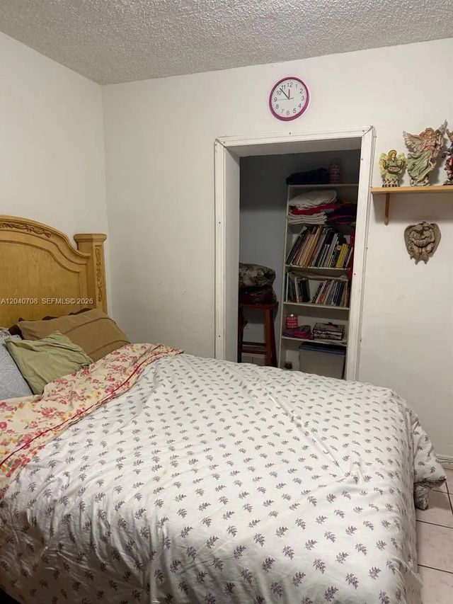 4 of 21 - 12600 Country Club Lane, Miami, FL