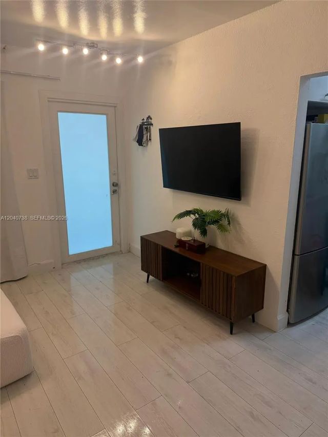 3 of 12 - 344 Meridian Avenue #2b, Miami Beach, FL
