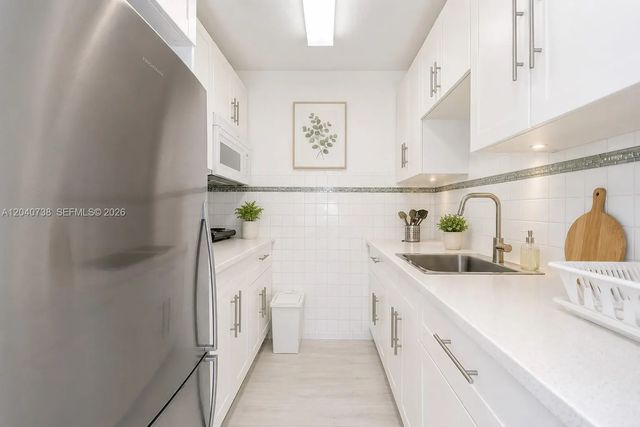 4 of 12 - 344 Meridian Avenue #2b, Miami Beach, FL