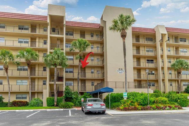 3661 Via Poinciana #211, Lake Worth