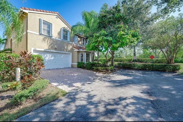 1125 Butternut Lane, Hollywood