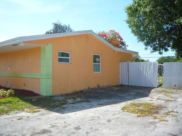 4 of 21 - 2162 Nw 28th Street, Oakland Park, FL