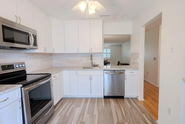 2 of 15 - 126 Manchineel Court, Royal Palm Beach, FL