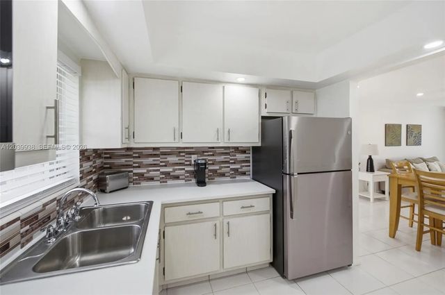 2 of 22 - 2894 E Crosley Drive E #d, West Palm Beach, FL