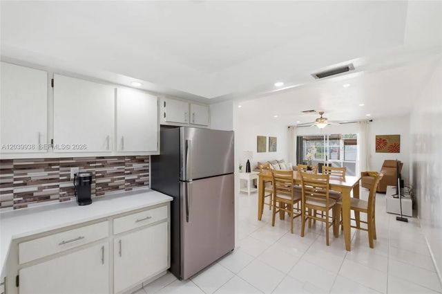 3 of 22 - 2894 E Crosley Drive E #d, West Palm Beach, FL
