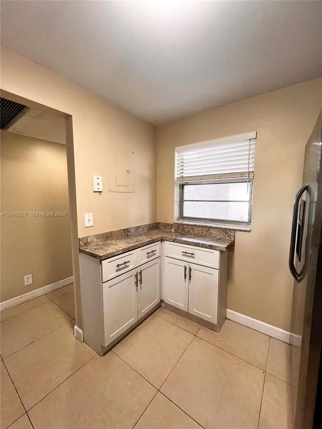 5 of 26 - 9235 Lagoon Place #109, Davie, FL