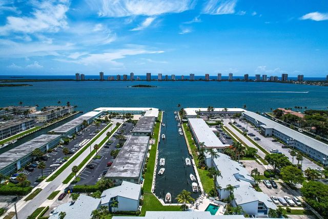 129 Lehane Terrace #133, North Palm Beach