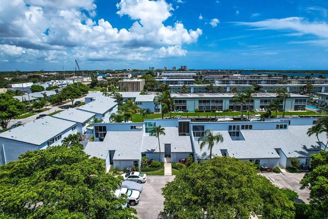 2 of 41 - 129 Lehane Terrace #133, North Palm Beach, FL