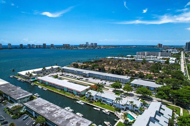 3 of 41 - 129 Lehane Terrace #133, North Palm Beach, FL