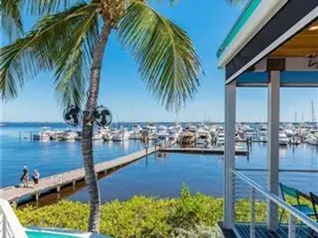 815 Nw Flagler Avenue #302, Stuart