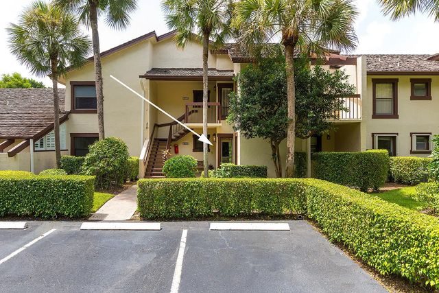 11397 Pond View Drive #e102, Wellington