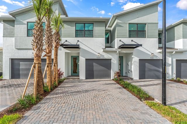 7237 Channing Avenue, Lake Worth