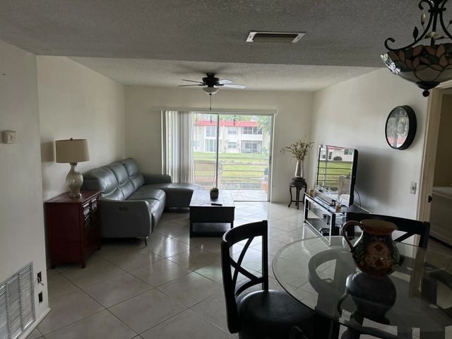 133 Lake Carol Drive #133, West Palm Beach