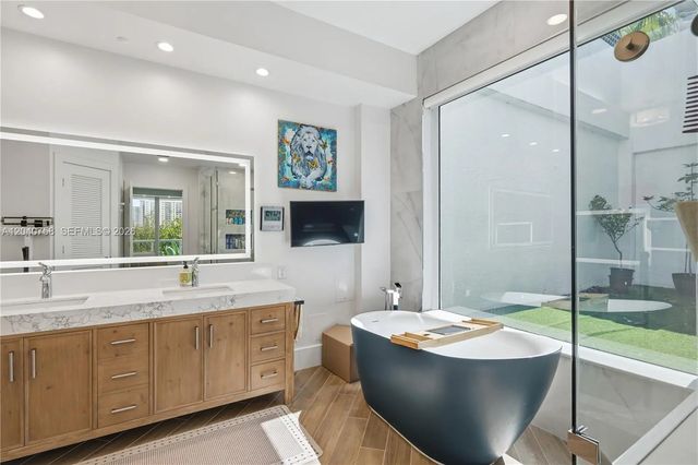 2 of 45 - 16400 Collins Avenue #th-4, Sunny Isles Beach, FL