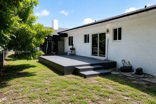 3 of 17 - 1860 Nw 81st Street, Miami, FL