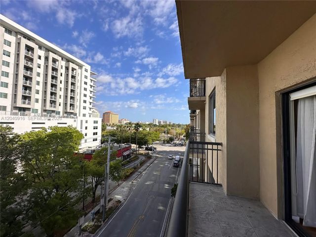 3590 Coral Way #611, Miami