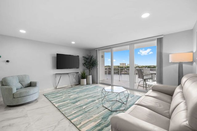 5 of 24 - 511 Bayshore Drive #910, Fort Lauderdale, FL