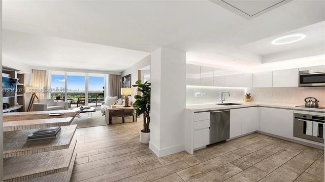 2 of 54 - 102 24 #1545, Miami Beach, FL