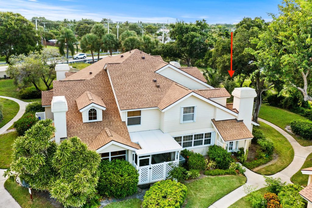 8104 Oakton Court #4b, Lake Clarke Shores
