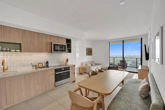 2 of 27 - 159 Ne 6th Street #3916, Miami, FL
