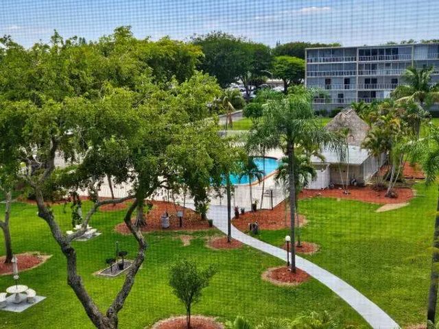 5 of 25 - 4650 Washington Street #504, Hollywood, FL