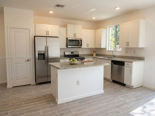 2 of 22 - 1019 Se 24th Terrace, Homestead, FL