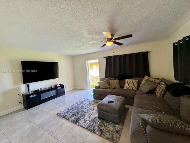 5 of 28 - 1727 Sw 21st Street, Fort Lauderdale, FL