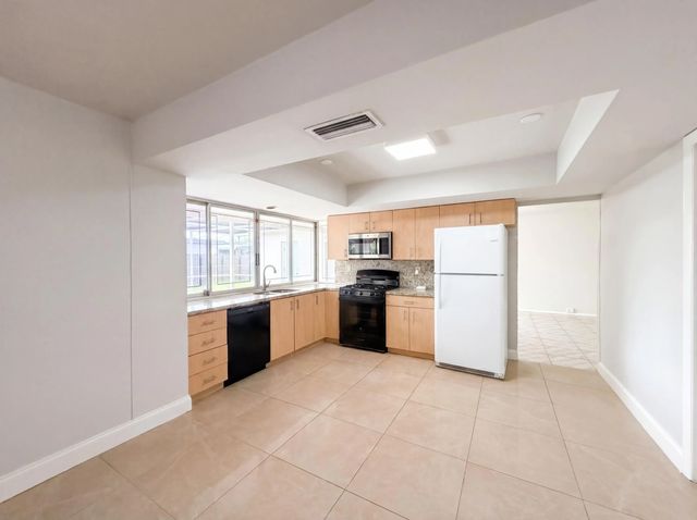 2 of 25 - 7141 Harbour Boulevard, Miramar, FL