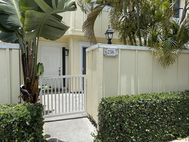 3 of 32 - 6238 Riverwalk Lane #7, Jupiter, FL