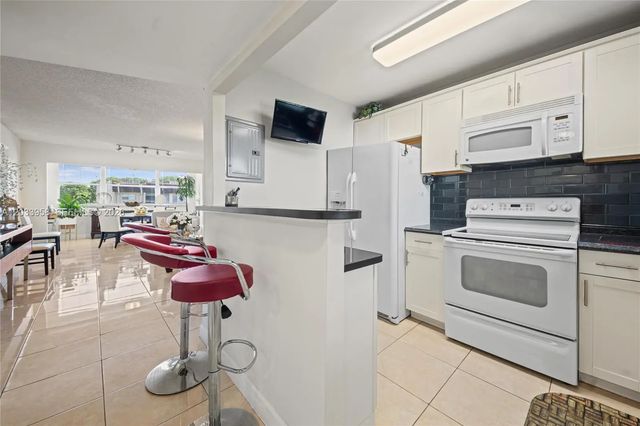 2 of 36 - 8951 Sunrise Lakes Boulevard #301, Sunrise, FL
