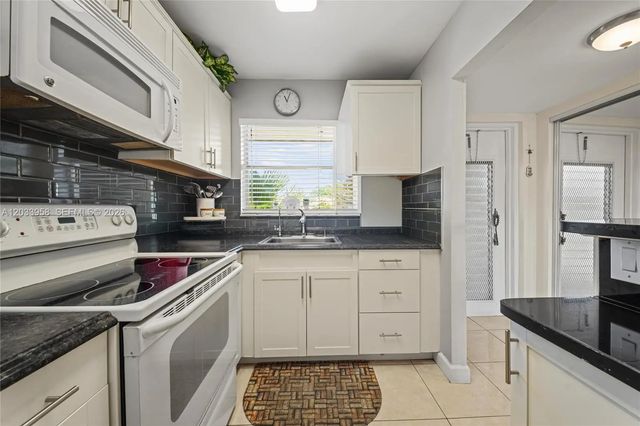4 of 36 - 8951 Sunrise Lakes Boulevard #301, Sunrise, FL